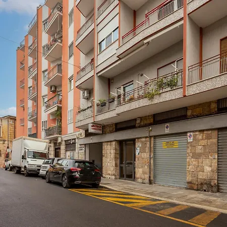 Guesthost - Solo Retreat - Independent Single Bari